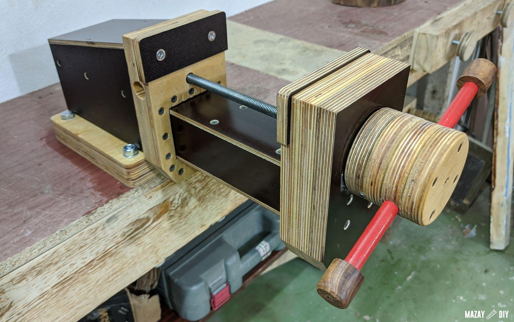 Homemade Bench Vise from broken jackscrew — Plans and 3D model