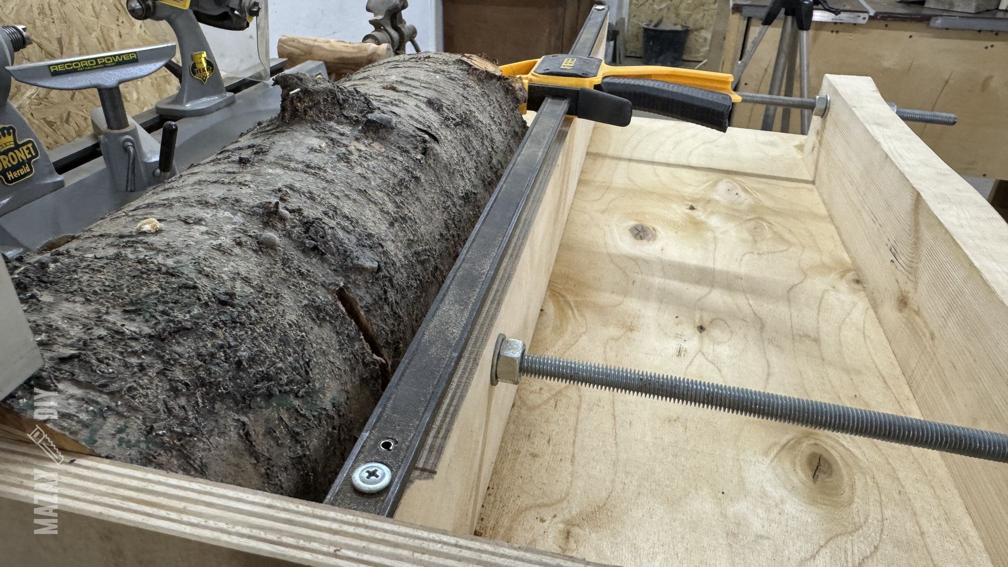 Jig for Slice Logs on a Bandsaw