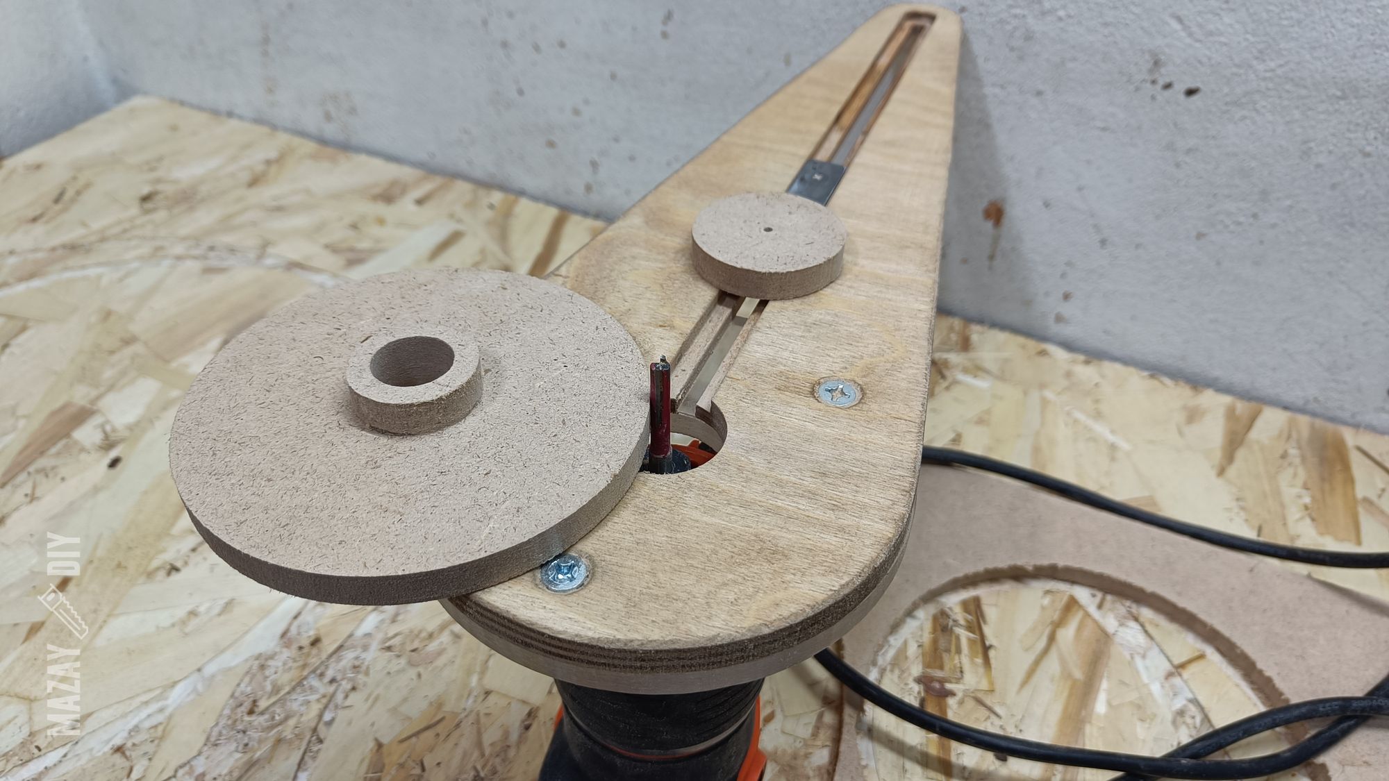 homemade circle cutter router jig