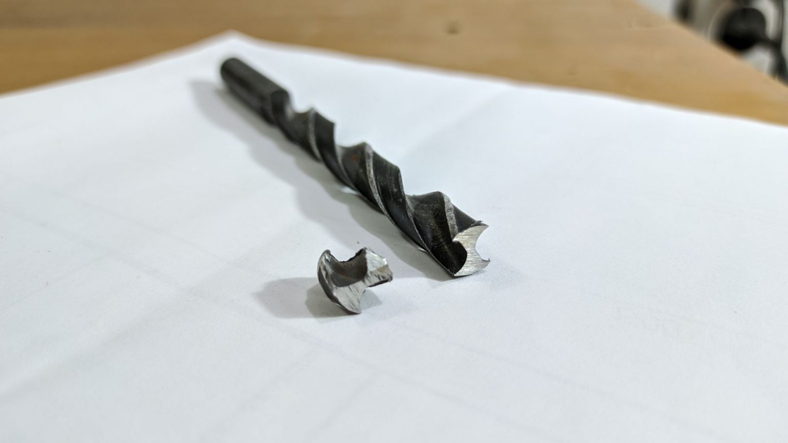 DIY Drill Bit sharpening jig — Free plans, 3D model and measurements