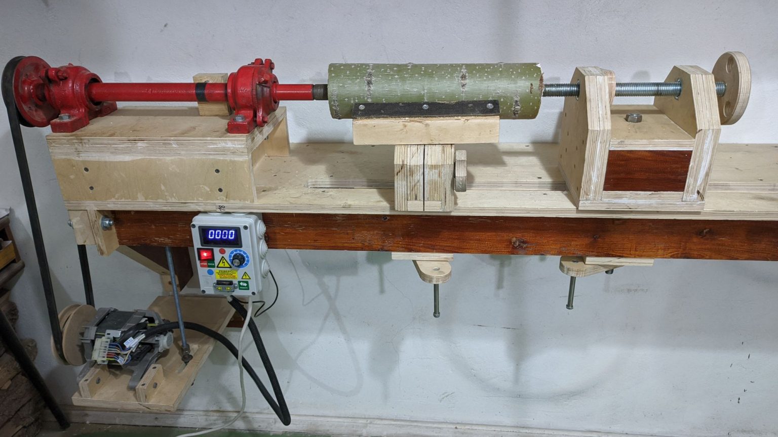 Homemade wood Lathe machine — Free Plans and 3D model
