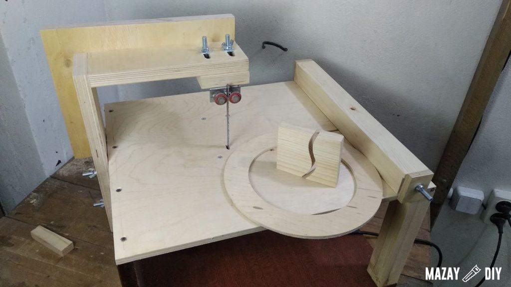 How to make a Jigsaw Table — Free DIY plans + 3D model