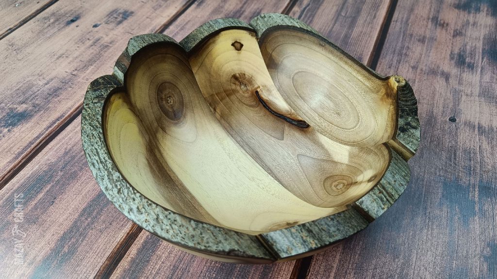 How to turn a natural edge bowl out of firewood