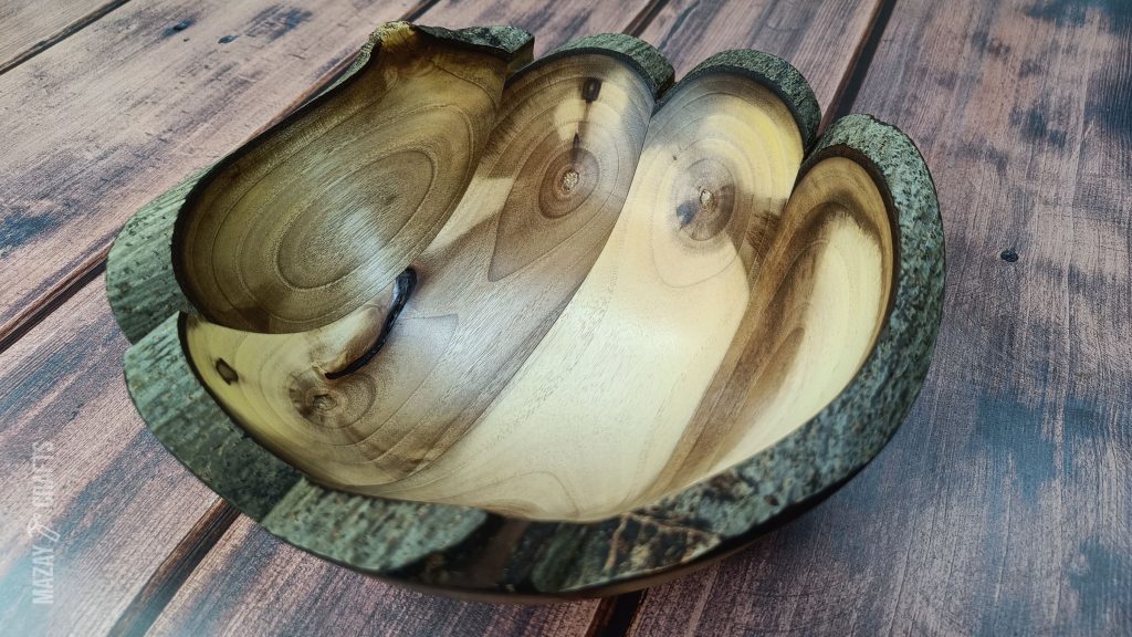 How to turn a natural edge bowl out of firewood