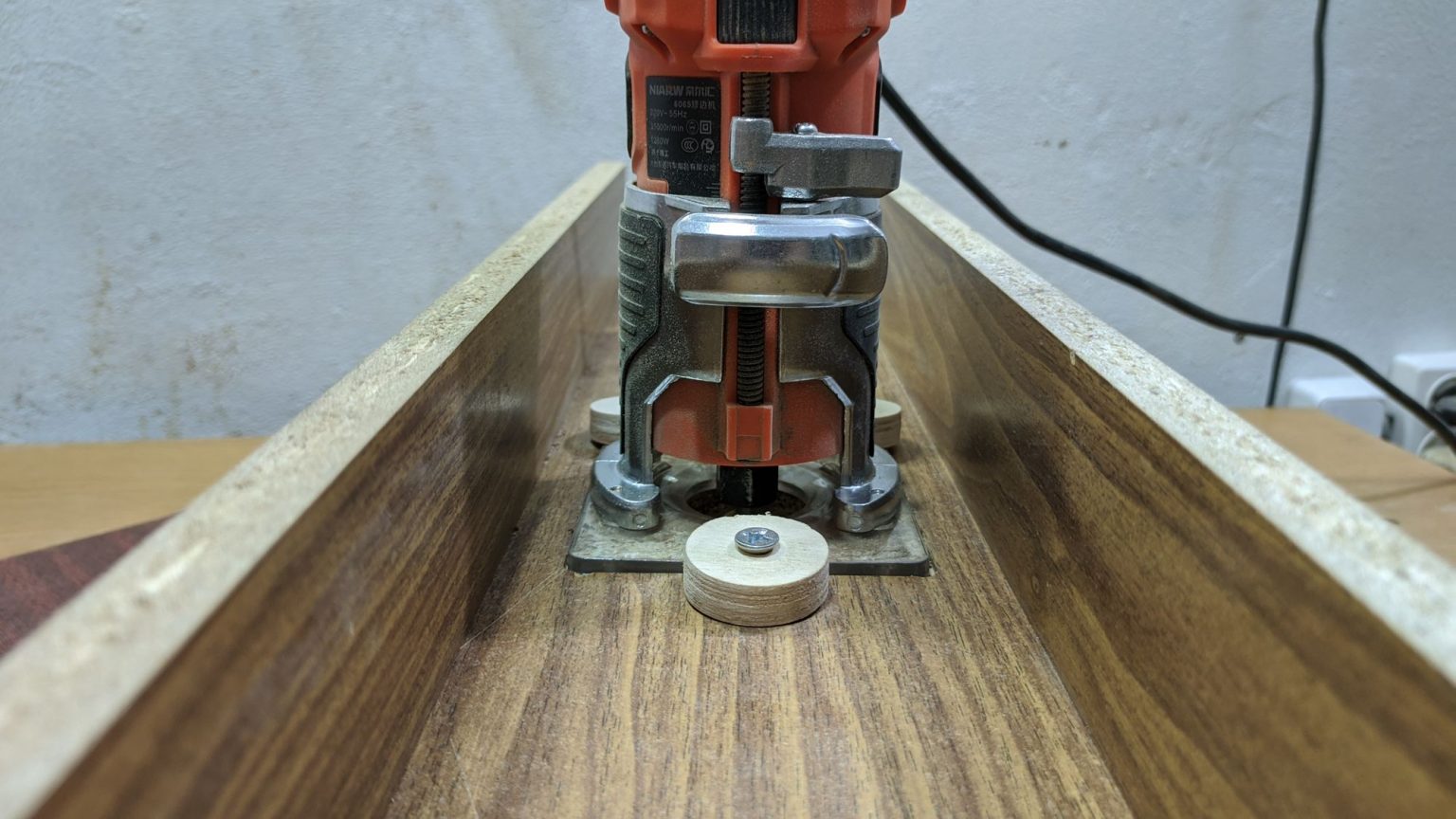 DIY Router Planer Jig — Free plans, 3D model and measurements